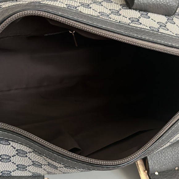 Fashion Handbag 🥰 - Picture 3 of 4